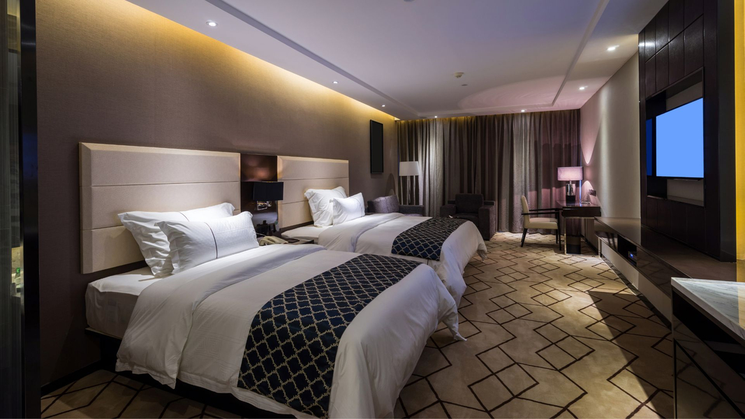 2 beds in a hotel room